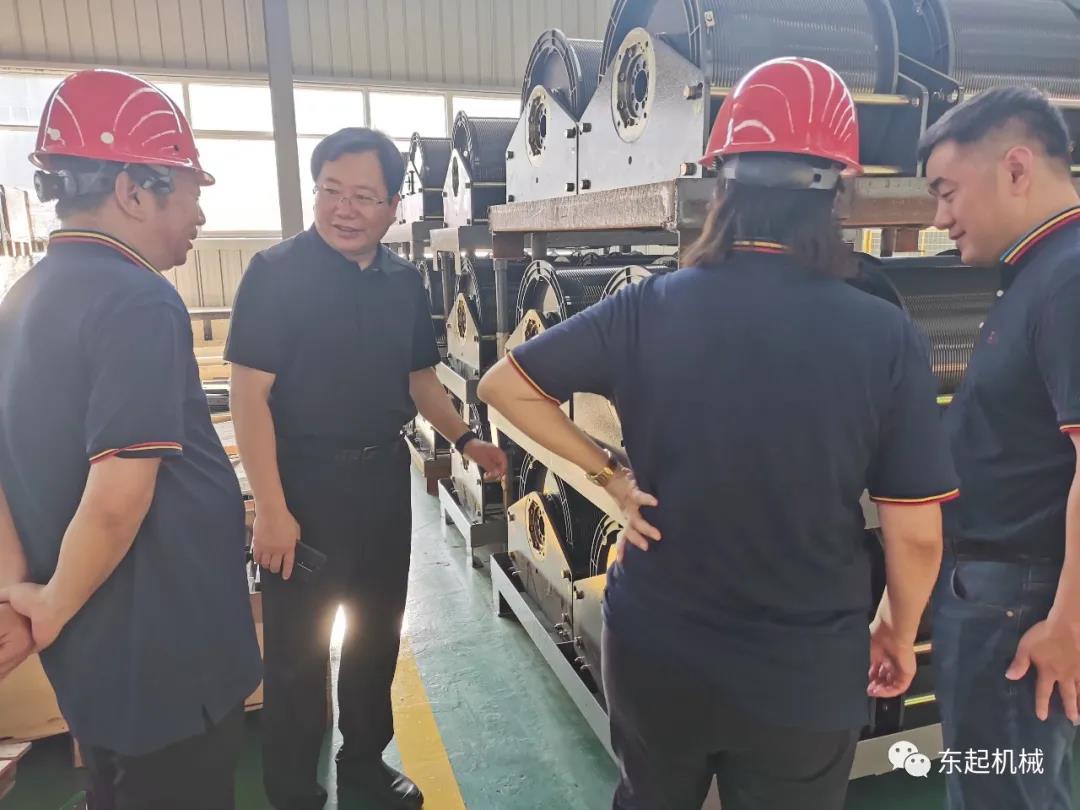 市產(chǎn)業(yè)集聚區黨委副書(shū)記、管委會(huì )主任宋太俊一行蒞臨東起集團考察調研