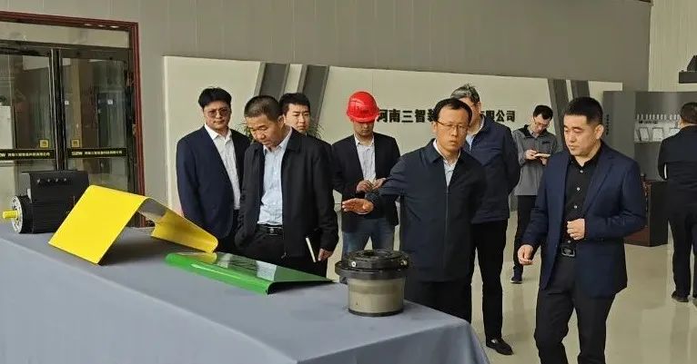 長(cháng)垣市市長(cháng)鄧國永一行蒞臨東起集團調研指導工作